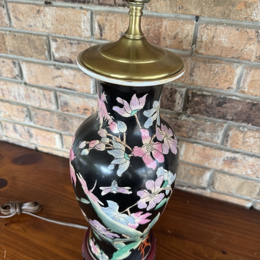 Vintage Famille Noire Style Asian Water Lily Black Floral Porcelain Brass Lamp - Picture 9 of 15